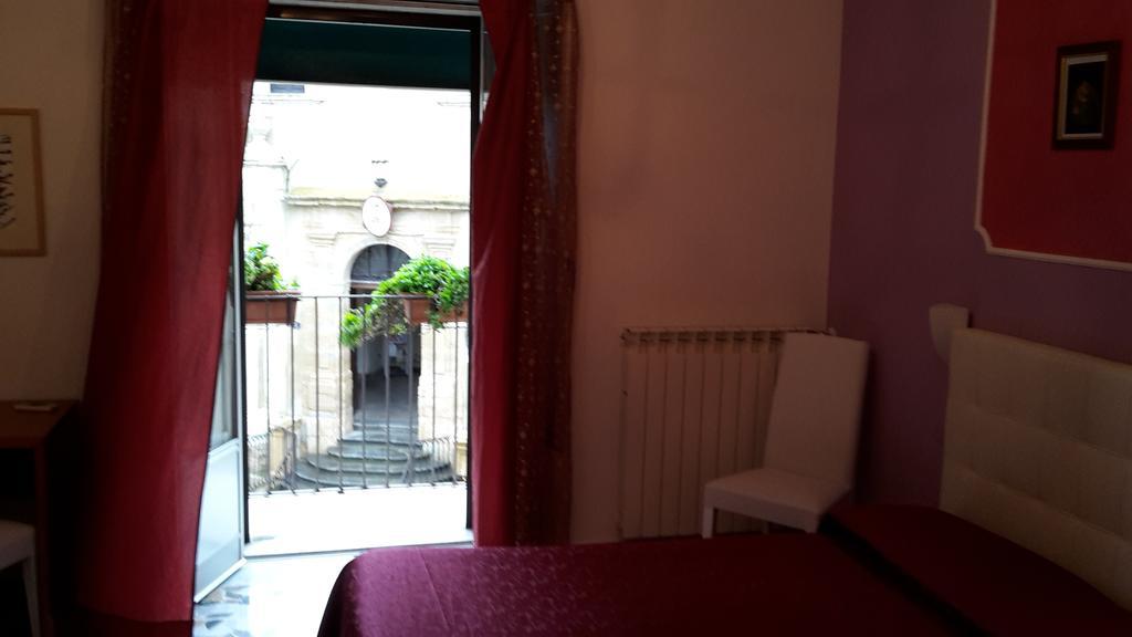 Gualtiero Camere & Suite Caltagirone Bagian luar foto