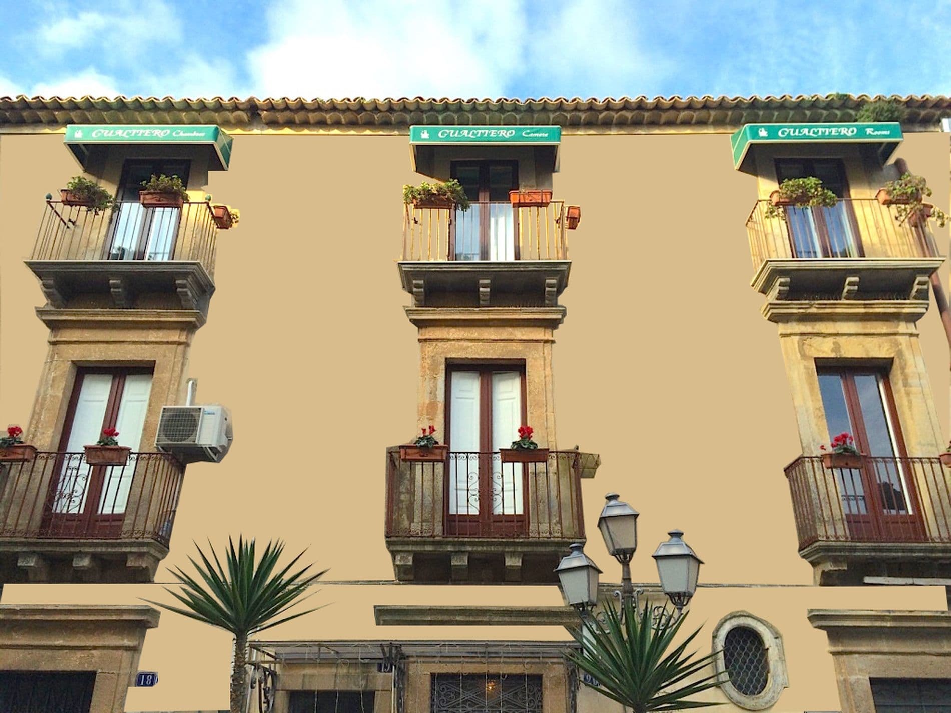 Gualtiero Camere & Suite Caltagirone Bagian luar foto